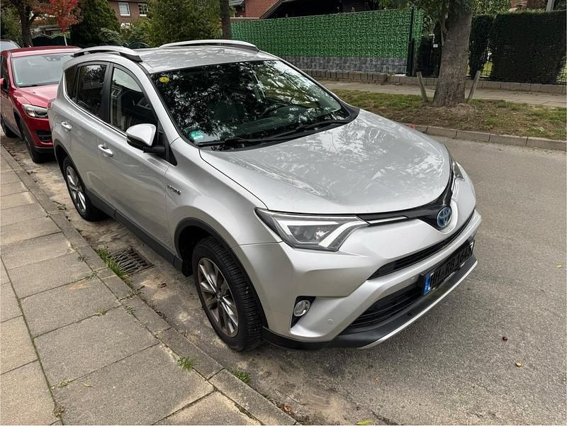 Silber Gebraucht 2016 Toyota RAV4 Hybrid SUV | 22.499 € - Bild 1/4