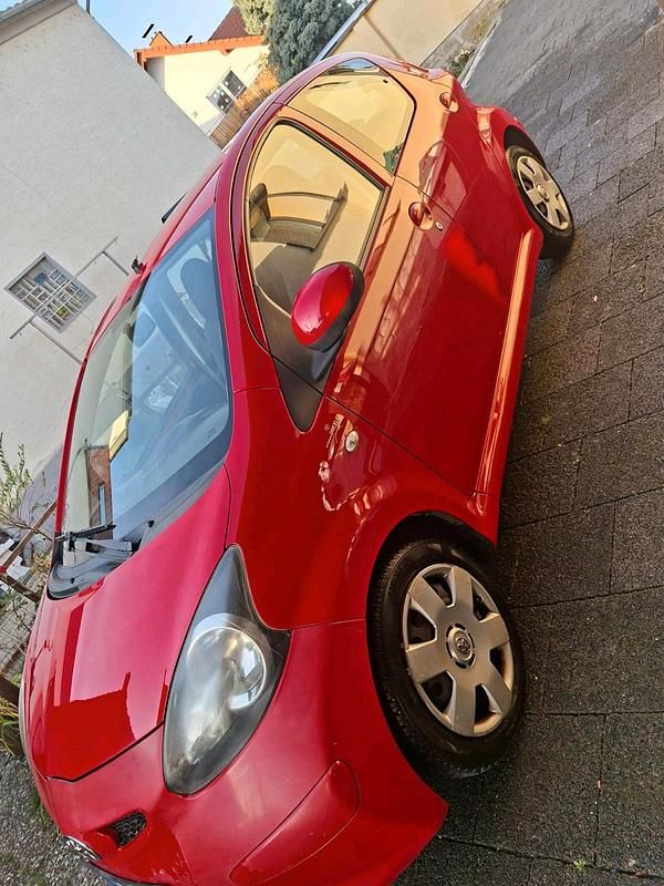 Rot Gebraucht 2008 Toyota Aygo Kleinwagen | 2.500 € (Etwas zu teuer) - Bild 1/4