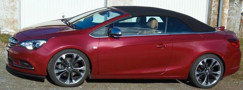 Gebraucht Opel Cascada Innovation 170 PS (125 kW) 2016 Rot Cabrio