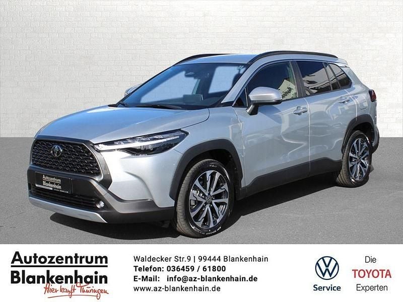 Silver metallic Neu 2025 Toyota Corolla Cross Style SUV | 36.990 € (Fairer Preis) - Bild 1/4