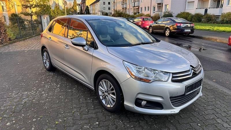 Silber Gebraucht 2012 Citroën C4 SELECTION Limousine | 3.950 € (Etwas zu teuer) - Bild 1/4