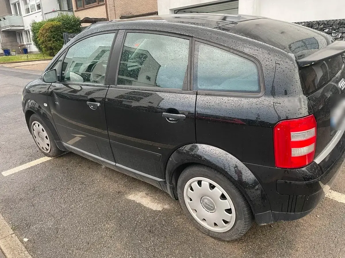 Gebraucht Audi A2 55 PS (40 kW) 2002 Schwarz Kleinwagen