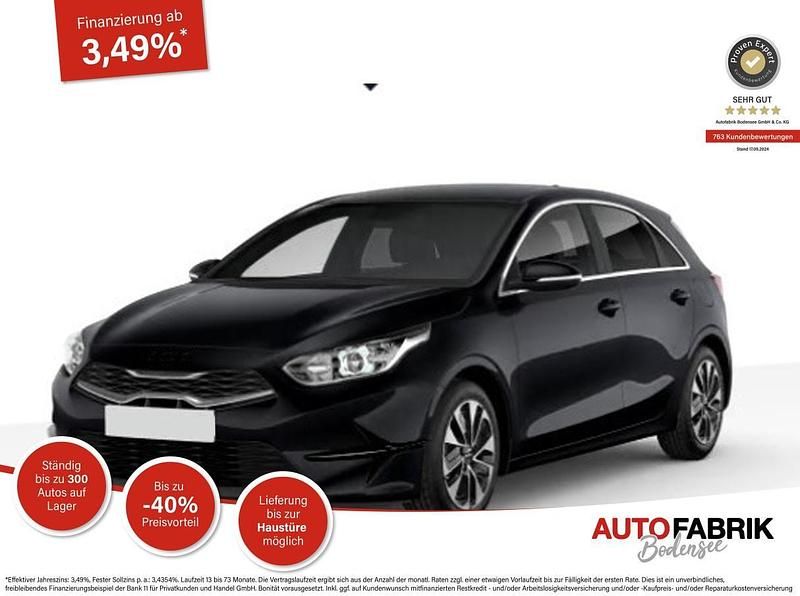 Neu Kia Ceed 140 PS (102 kW) 2025 Experience grün metallic Kleinwagen