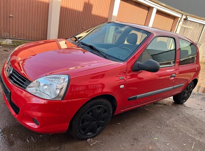 Gebraucht Renault Clio IV 105 PS (77 kW) 2012 Rot Kleinwagen