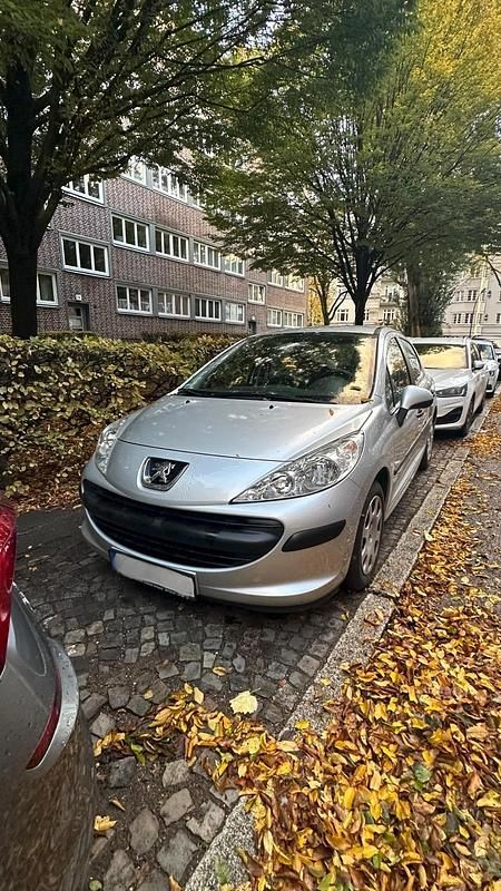 Silber Gebraucht 2009 Peugeot 207 Limousine | 3.225 € (Fairer Preis) - Bild 1/4