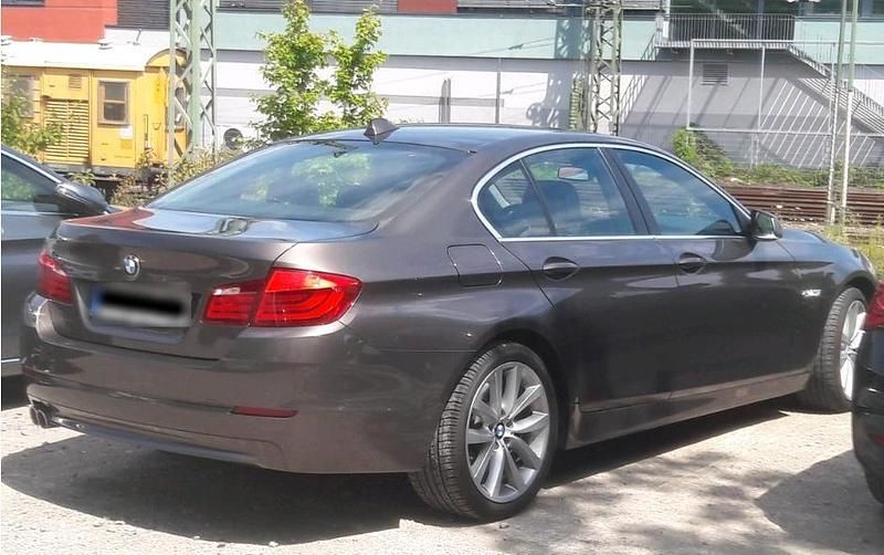 Gebraucht BMW 525 204 PS (150 kW) 2010 Braun Limousine