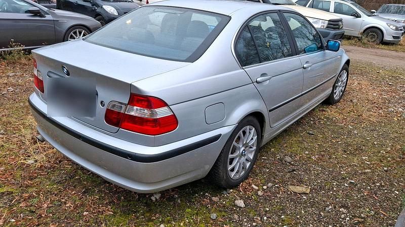 Gebraucht BMW 318 145 PS (106 kW) 2004 Grau Limousine