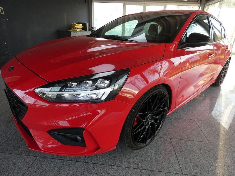 Gebraucht Ford Focus ST-Line 182 PS (133 kW) 2018 Rot Coupé