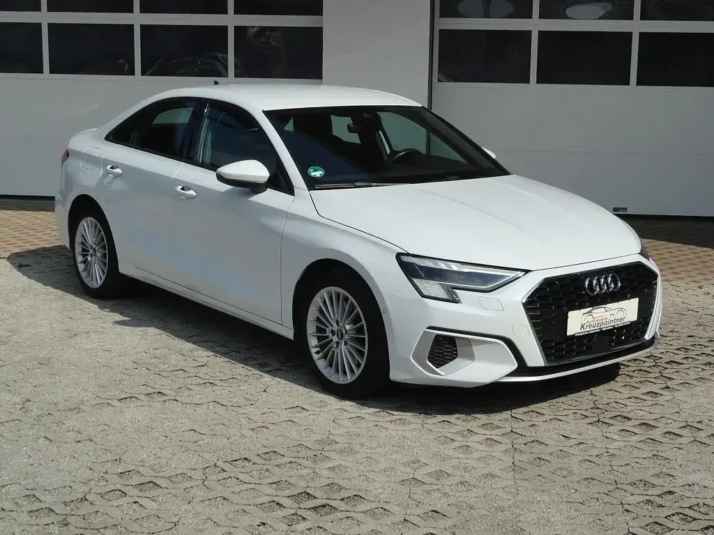 Gebraucht Audi A3 Advanced Plus 150 PS (110 kW) 2021 Gletscherweiß metallic Limousine
