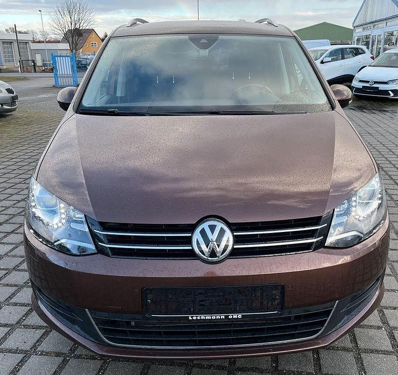 Gebraucht VW Sharan Sound 150 PS (110 kW) 2017 Braun Van / Kleinbus