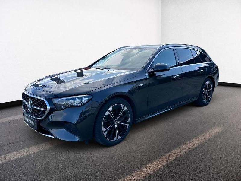 Gebraucht Mercedes E300 Avantgarde 204 PS (150 kW) 2025 Metalliclack graphitgrau Kombi