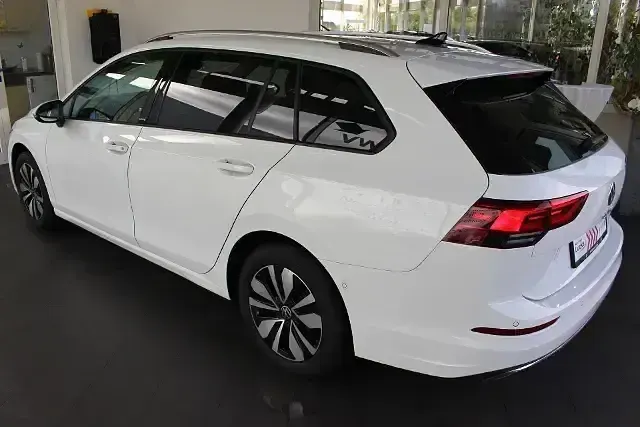 Gebraucht VW Golf VIII Move 150 PS (110 kW) 2024 Weiß (pure white) Kombi