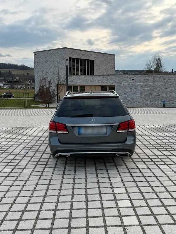 Gebraucht Mercedes E350 AMG line 265 PS (194 kW) 2016 Silber Kombi