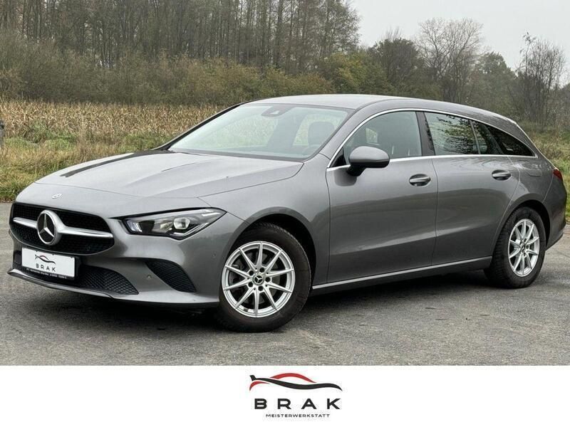 Grau Gebraucht 2021 Mercedes CLA180 Shooting Brake Kombi | 21.980 € (Guter Preis) - Bild 1/4