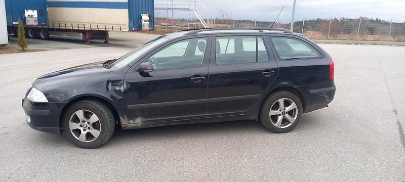 Gebraucht Skoda Octavia 105 PS (77 kW) 2008 Schwarz Kombi