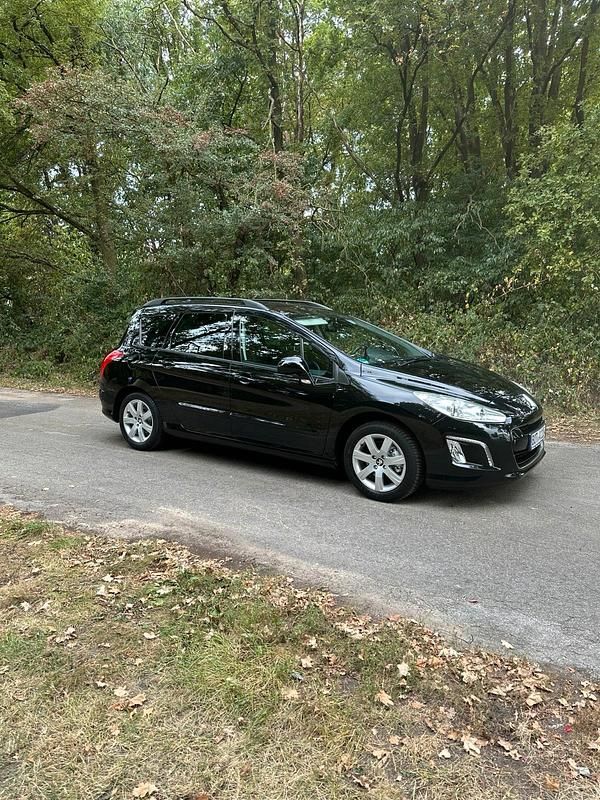 Schwarz Gebraucht 2011 Peugeot 308 Kombi | 3.600 € (Fairer Preis) - Bild 1/4