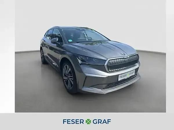 Graphitegrau Gebraucht 2023 Skoda Enyaq iV Suite SUV | 38.980 € (Fairer Preis) - Bild 1/4