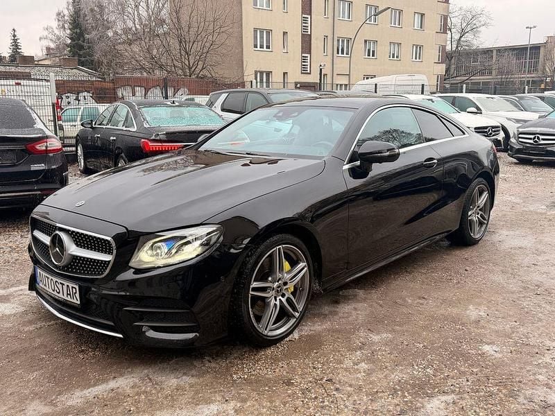 Schwarz Gebraucht 2020 Mercedes E220 AMG Coupé | 26.450 € (Superpreis) - Bild 1/4