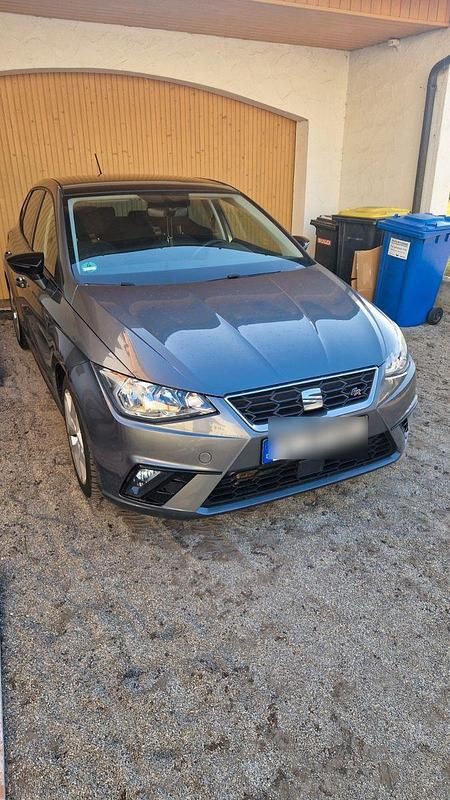 Grau Gebraucht 2017 Seat Ibiza FR Kleinwagen | 11.700 € (Fairer Preis) - Bild 1/4