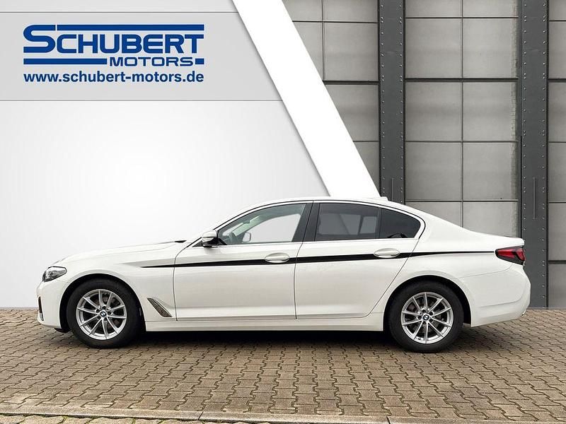 Gebraucht BMW 520 190 PS (139 kW) 2022 Alpinweiss Limousine