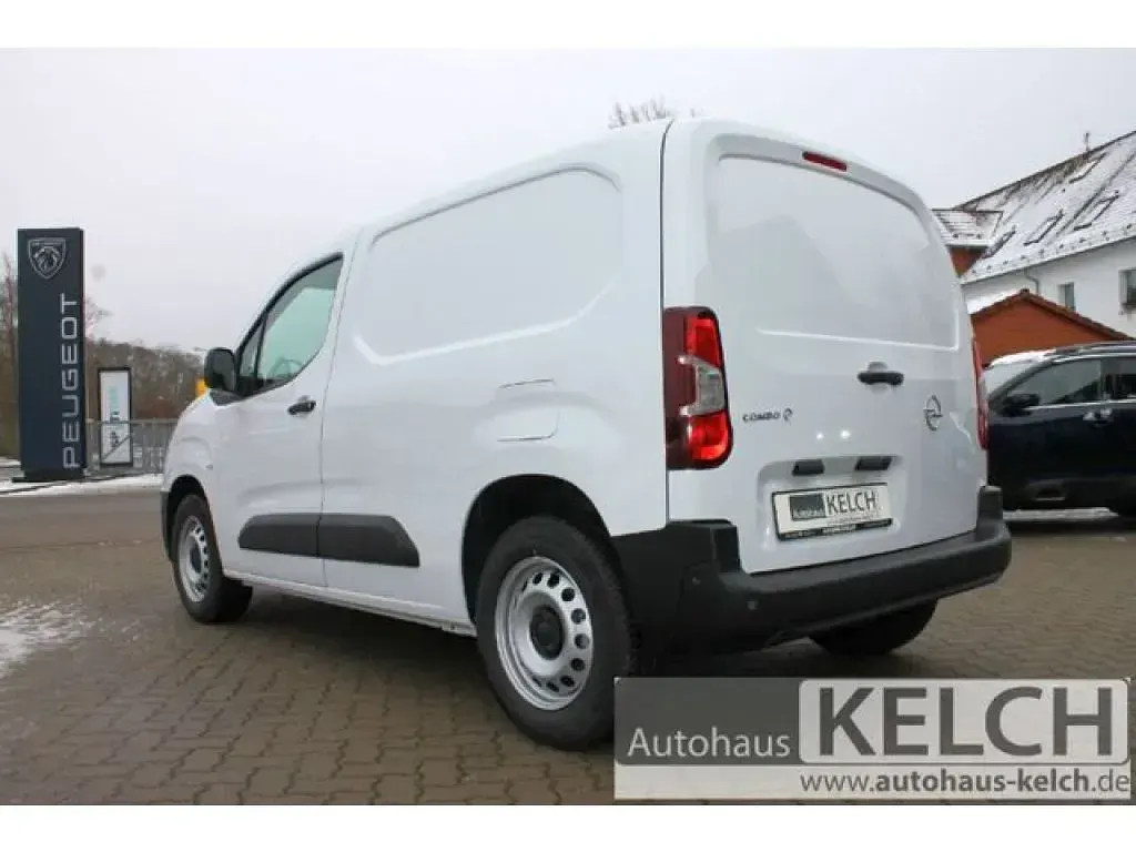 Gebraucht Opel Combo-e Life 100 kW (136 PS) 2024 Kaolin weiss Van