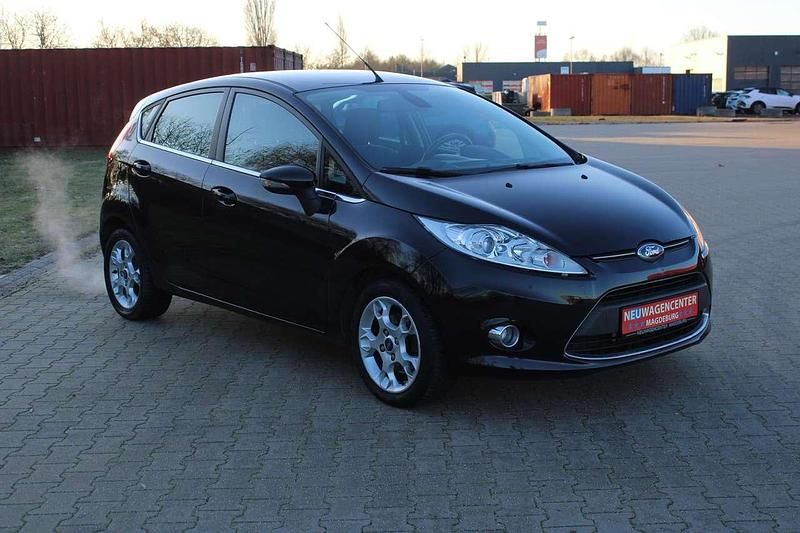 Gebraucht Ford Fiesta 82 PS (60 kW) 2012 Schwarz Limousine