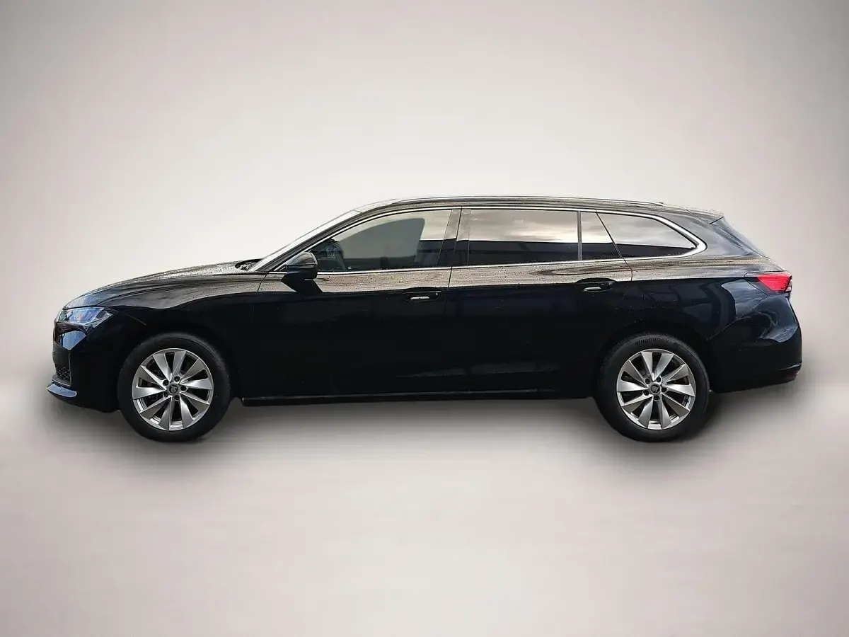 Neu Skoda Superb Selection 150 PS (110 kW) 2026 Schwarz Kombi