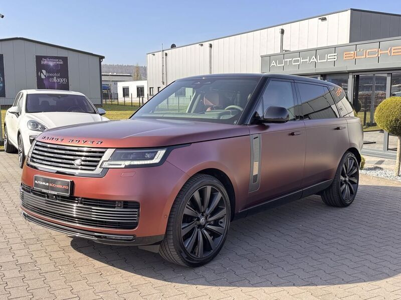 Ultra metallic in seidenmatt Gebraucht 2024 Land Rover Range Rover SUV | 219.500 € - Bild 1/4