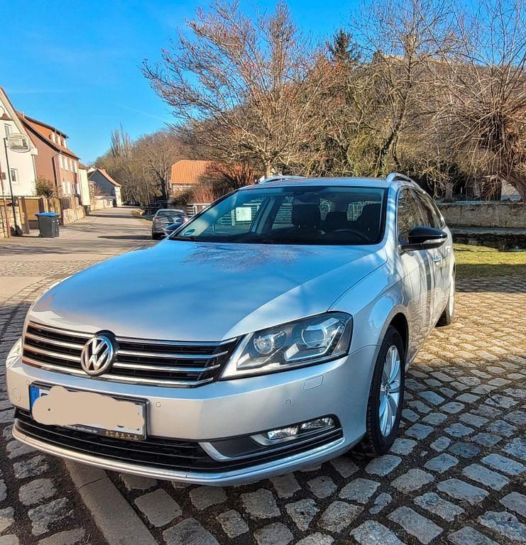Silber Gebraucht 2014 VW Passat Comfortline Kombi | 7.000 € (Guter Preis) - Bild 1/4