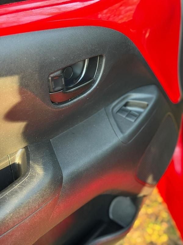 Gebraucht Toyota Aygo 72 PS (52 kW) 2021 Rot Kleinwagen