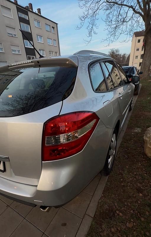 Gebraucht Renault Laguna III 163 PS (119 kW) 2010 Grau Kombi