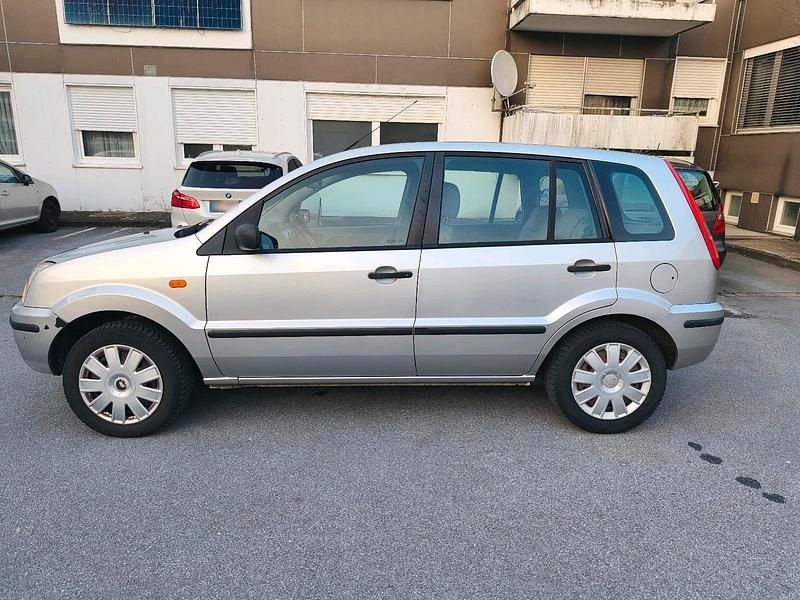 Gebraucht Ford Fusion 80 PS (58 kW) 2005 Silber Kleinwagen