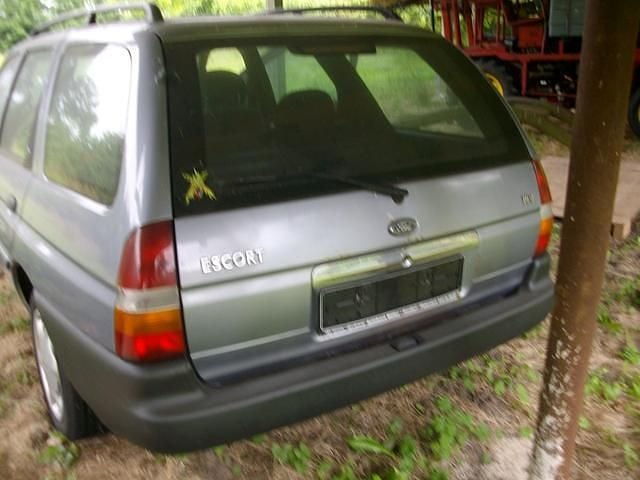 Gebraucht Ford Escort 90 PS (66 kW) 1998 Violett Kombi