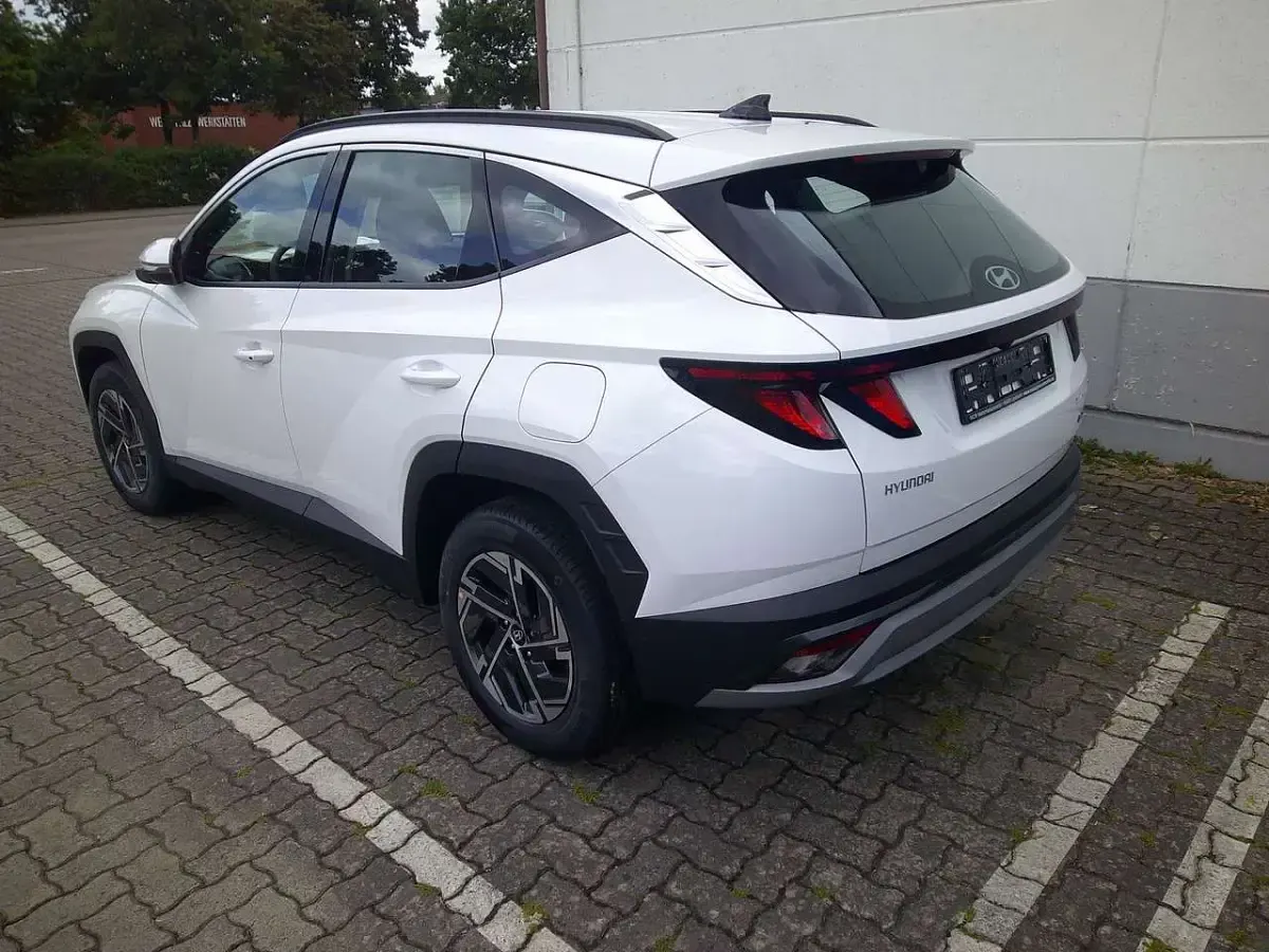 Gebraucht Hyundai Tucson 160 PS (117 kW) 2025 (atlas white)/verschieden SUV
