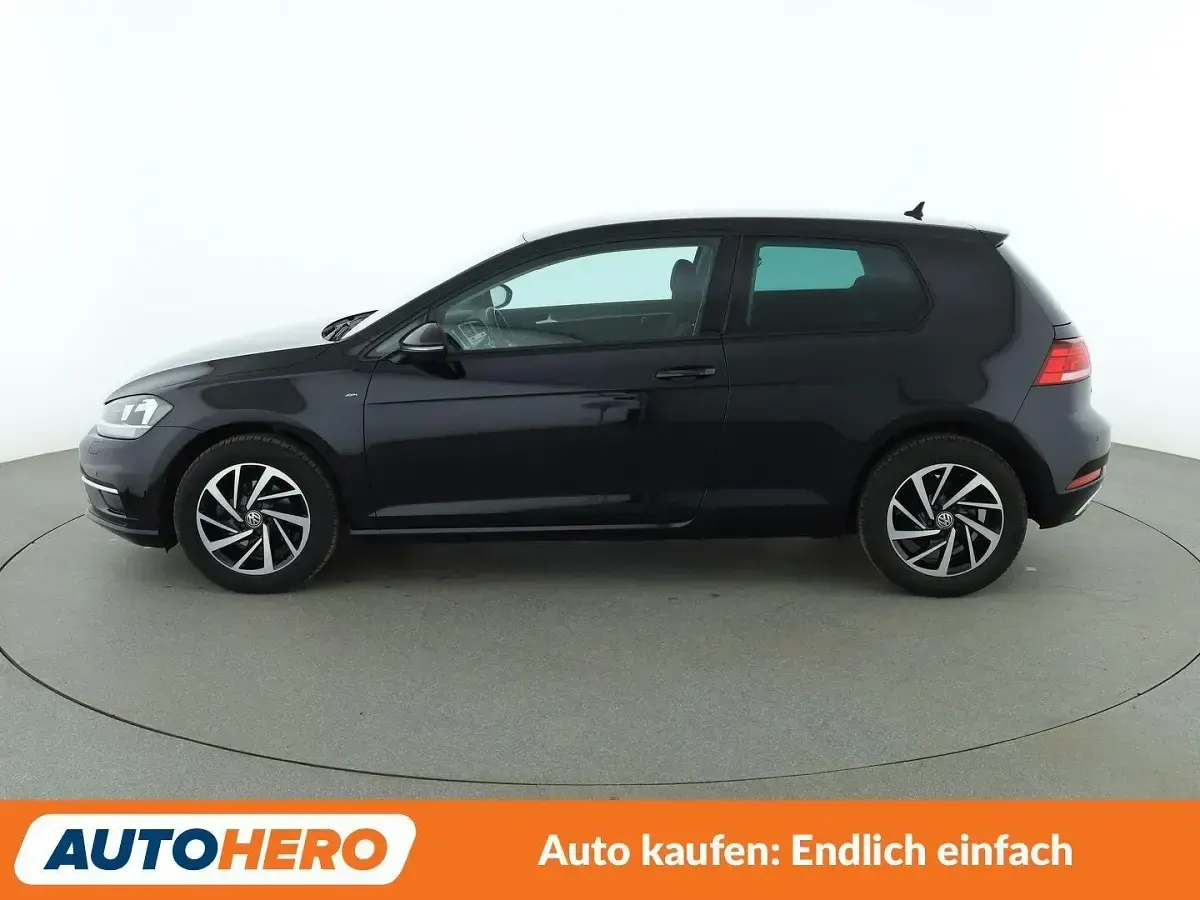 Gebraucht VW Golf VII Join 116 PS (85 kW) 2018 Schwarz Limousine