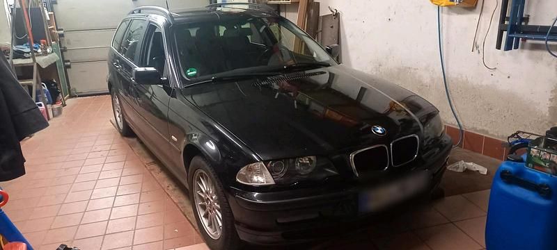 Usata BMW 325 192 CV (141 kW) 2001 Nero Station wagon