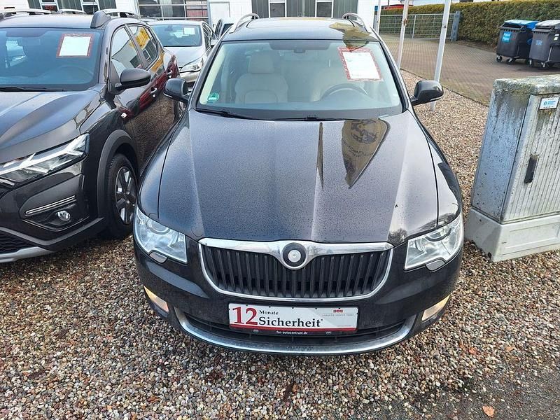 Gebraucht Skoda Superb Elegance 160 PS (117 kW) 2011 Schwarz Kombi