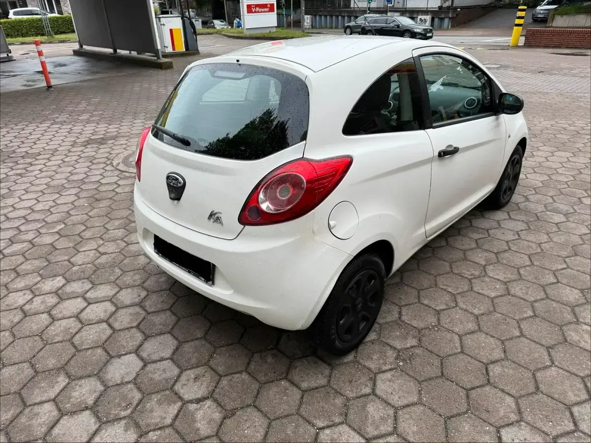 Gebraucht Ford Ka 69 PS (50 kW) 2014 Weiß Kleinwagen