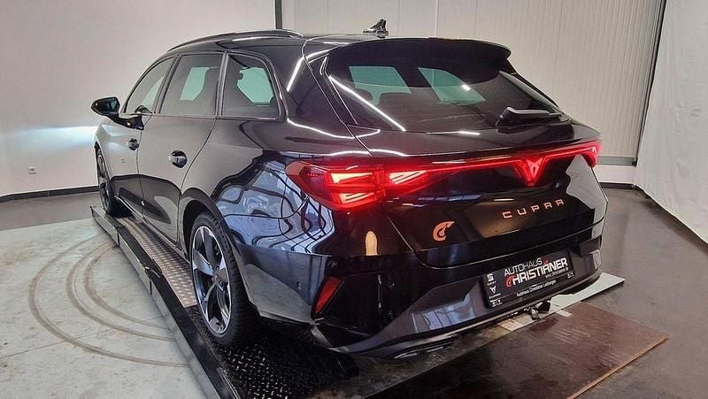 Usata Cupra Leon 150 CV (110 kW) 2025 Nero Berlina