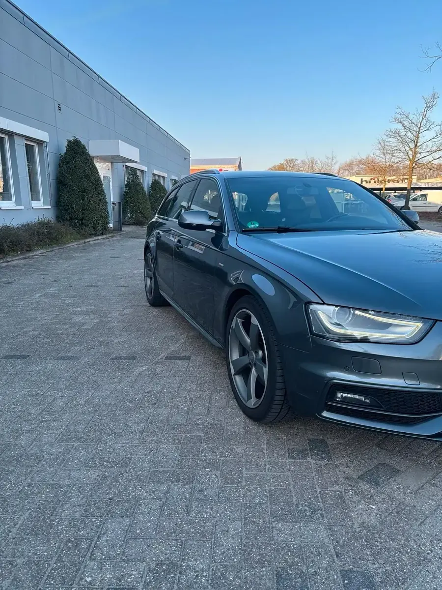Gebraucht Audi A4 S-Line 204 PS (150 kW) 2012 Grau Kombi