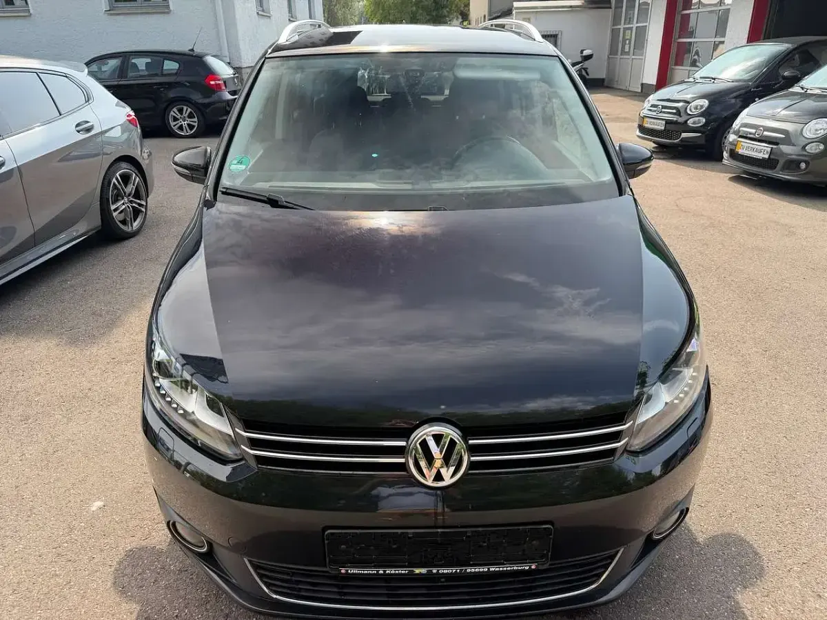Gebraucht VW Touran Highline 170 PS (125 kW) 2013 Deep black perleffekt Van / Kleinbus