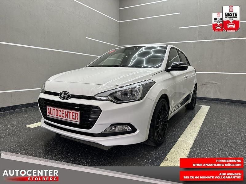 Weiß Gebraucht 2018 Hyundai i20 Passion Limousine | 9.450 € (Guter Preis) - Bild 1/3