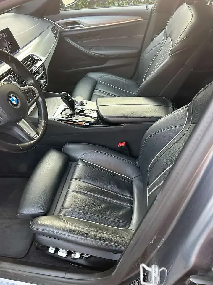 Używany BMW M550 400 KM (294 kW) 2019 Szary Sedan/Limuzyna
