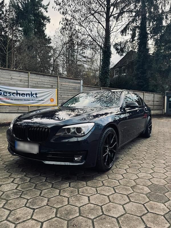 Gebraucht BMW 730 258 PS (189 kW) 2014 Blau Limousine