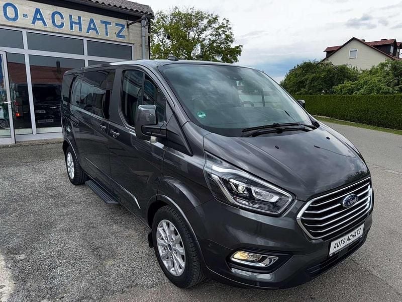Magneticgrau Gebraucht 2022 Ford Tourneo Custom Titanium Van / Kleinbus | 38.150 € (Fairer Preis) - Bild 1/4