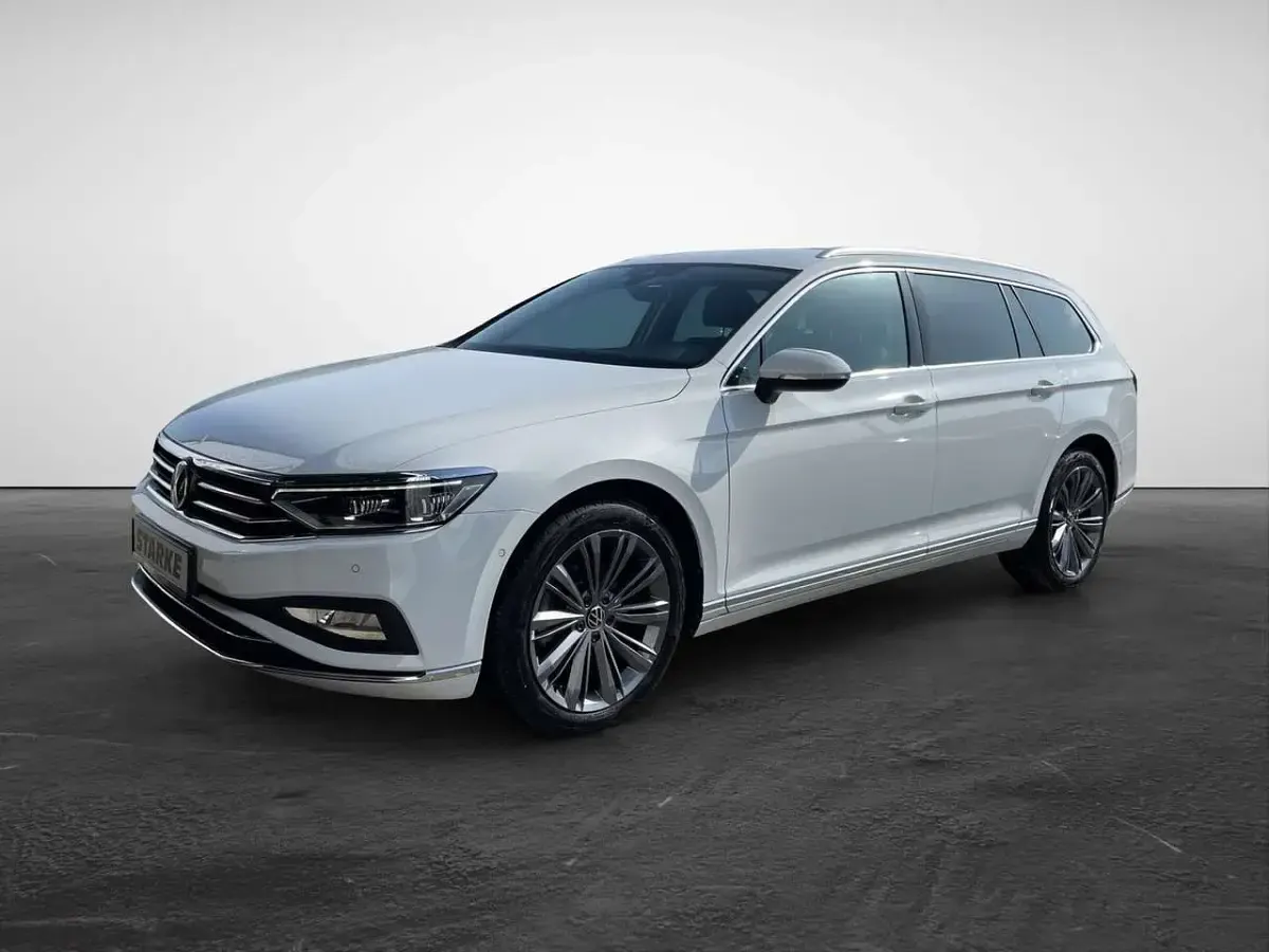 Gebraucht VW Passat Elegance 150 PS (110 kW) 2023 Weiß (gletscherweiß metallic) Kombi