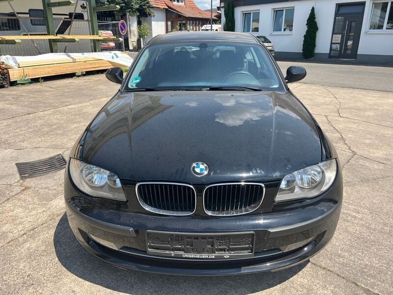 Gebraucht BMW 116 Advantage 122 PS (89 kW) 2011 Schwarz Kleinwagen