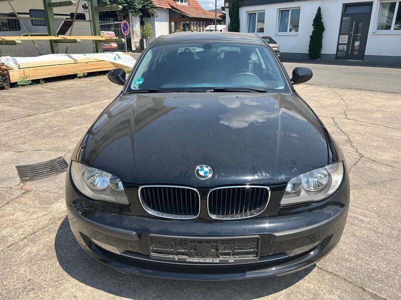 Schwarz Gebraucht 2011 BMW 116 Advantage Kleinwagen | 2.222 € (Superpreis) - Bild 1/4