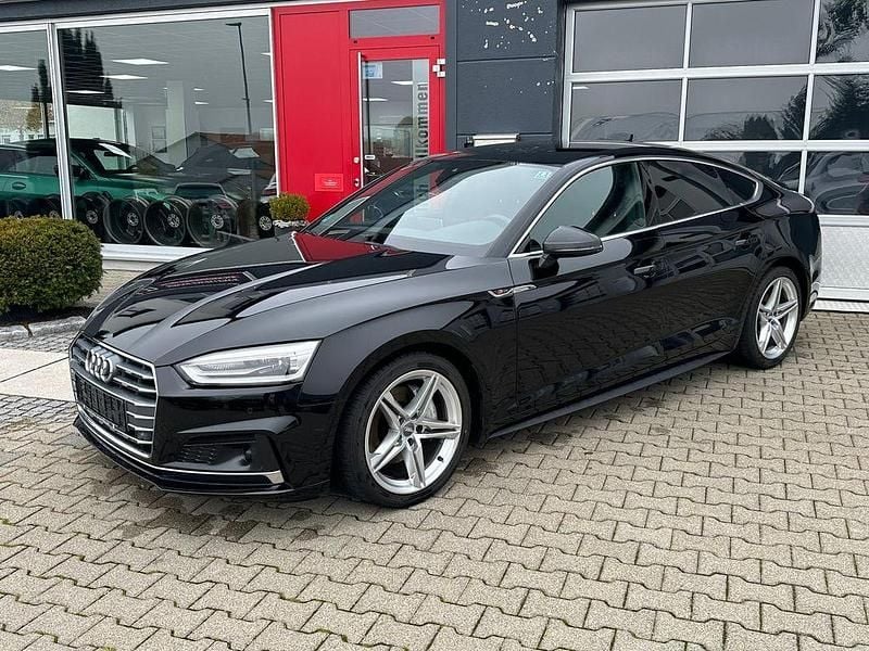 Brillantschwarz Gebraucht 2019 Audi A5 Sportback S-Line Limousine | 27.890 € (Guter Preis) - Bild 1/3