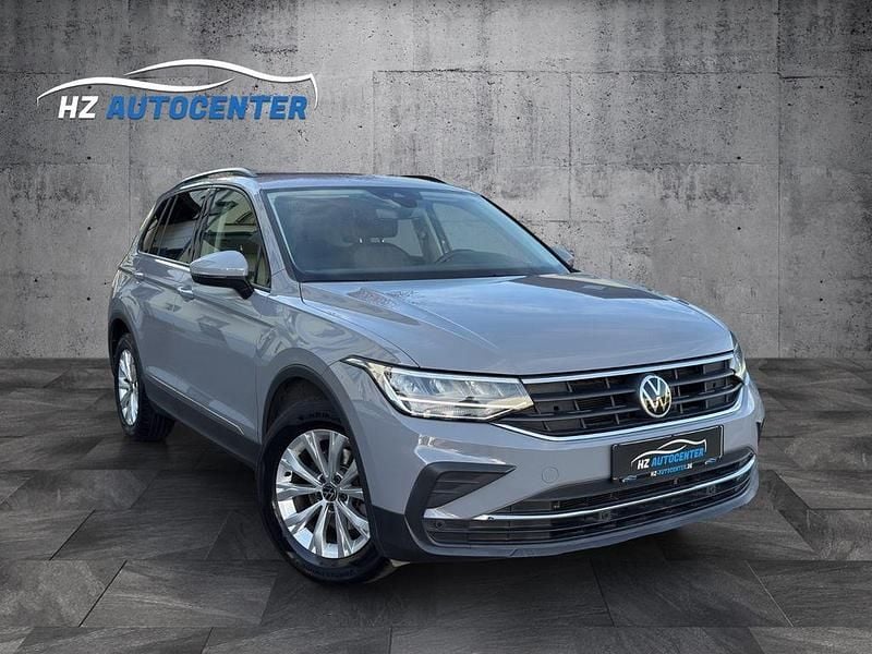 Grau Gebraucht 2021 VW Tiguan Life SUV | 25.999 € (Fairer Preis) - Bild 1/4